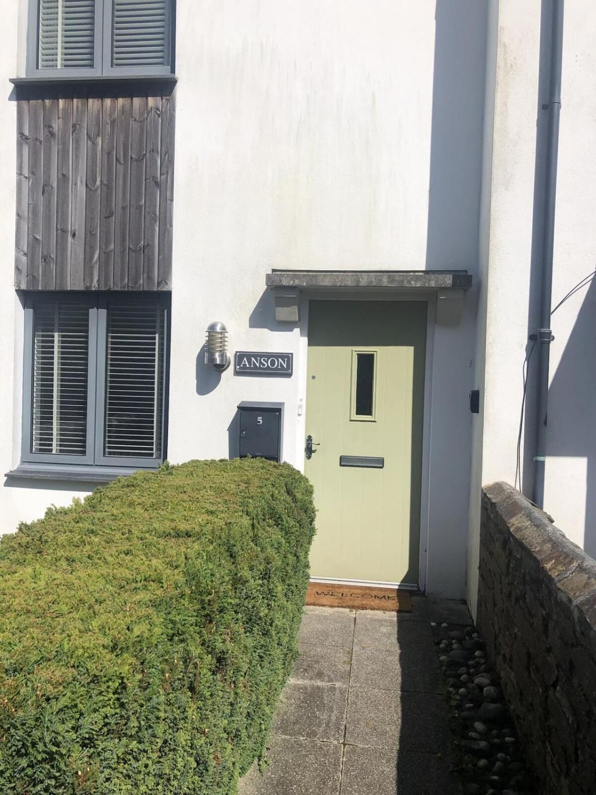 Comfortable Home W Private Parking Charlestown Charlestown  Exterior foto